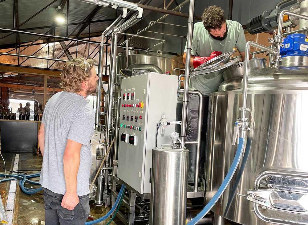 1000L two vessels brewery equipment installed in Austra
